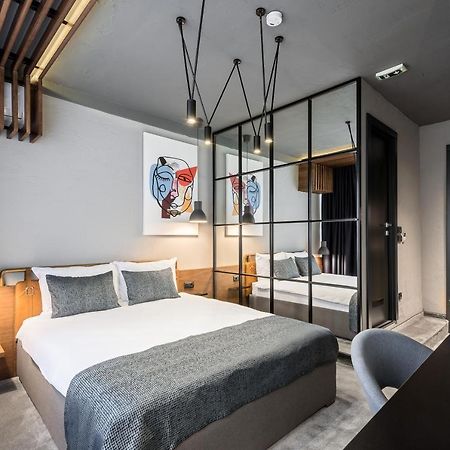 7 Rooms Suites Belgrado Esterno foto