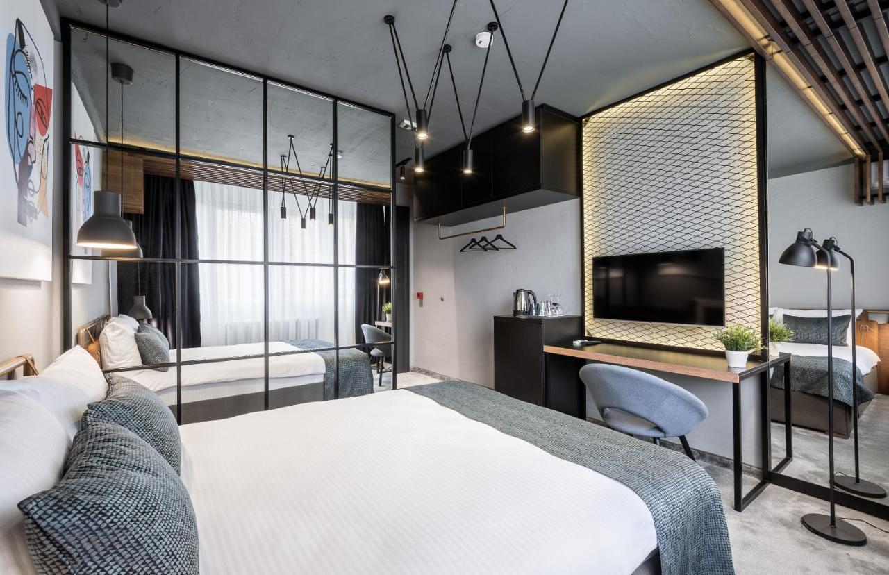 7 Rooms Suites Belgrado Esterno foto