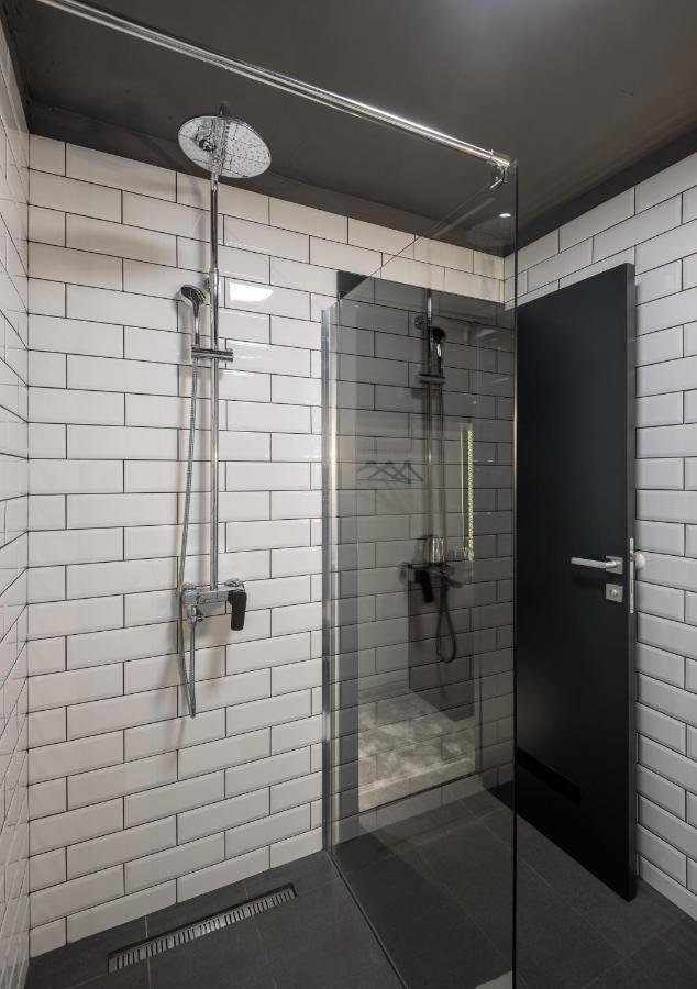 7 Rooms Suites Belgrado Esterno foto